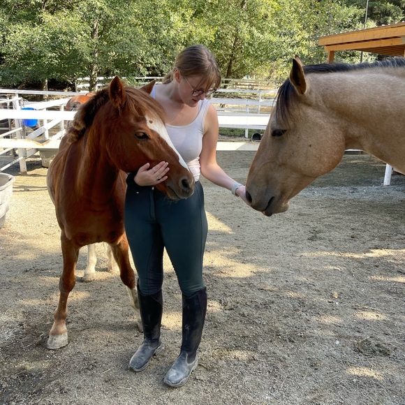 Meet your Posher, Jessica - Picture 1 of 1